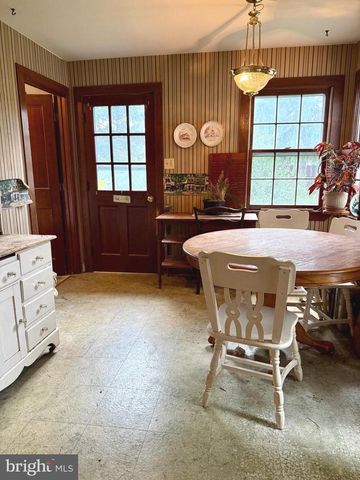 398 FALLING SPRING ROAD, Chambersburg, PA 17202