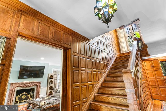 1670 CLOVERLY, Jenkintown, PA 19046