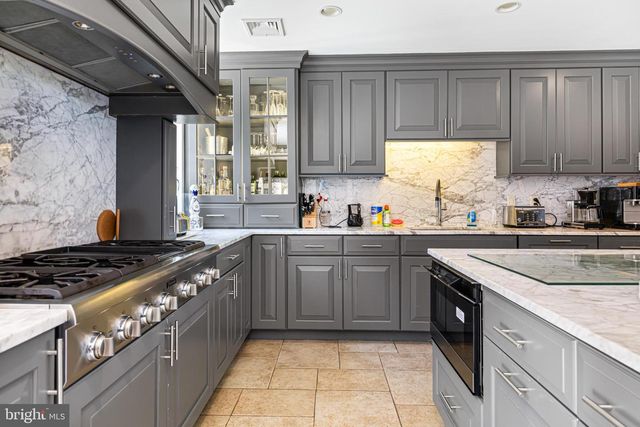 1670 CLOVERLY, Jenkintown, PA 19046