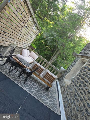 1670 CLOVERLY, Jenkintown, PA 19046