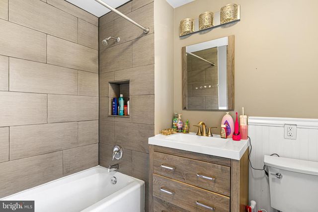 1670 CLOVERLY, Jenkintown, PA 19046
