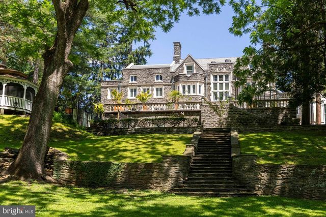 1670 CLOVERLY, Jenkintown, PA 19046