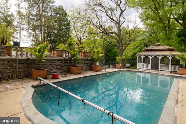 1670 CLOVERLY, Jenkintown, PA 19046