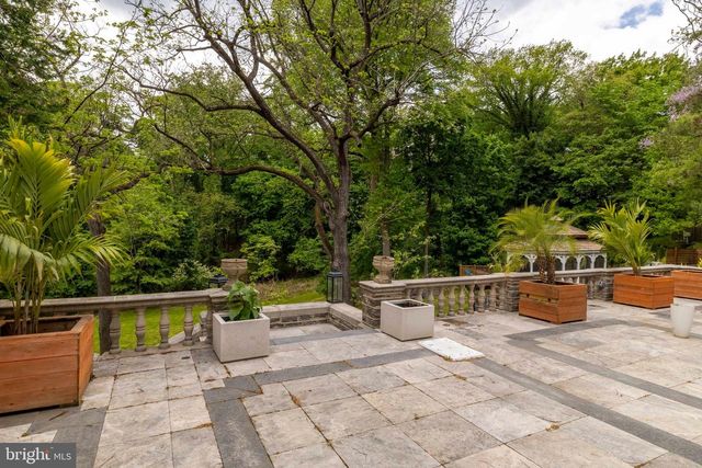 1670 CLOVERLY, Jenkintown, PA 19046