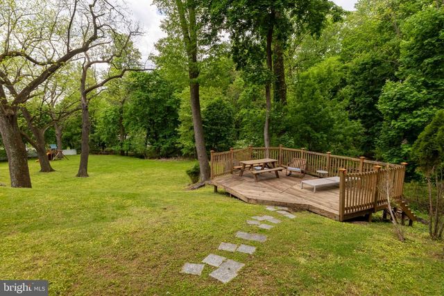 1670 CLOVERLY, Jenkintown, PA 19046