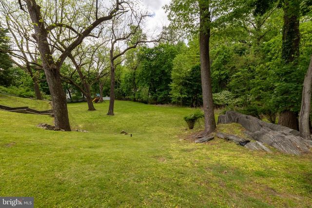 1670 CLOVERLY, Jenkintown, PA 19046
