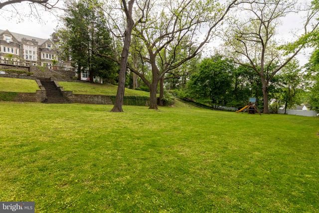 1670 CLOVERLY, Jenkintown, PA 19046
