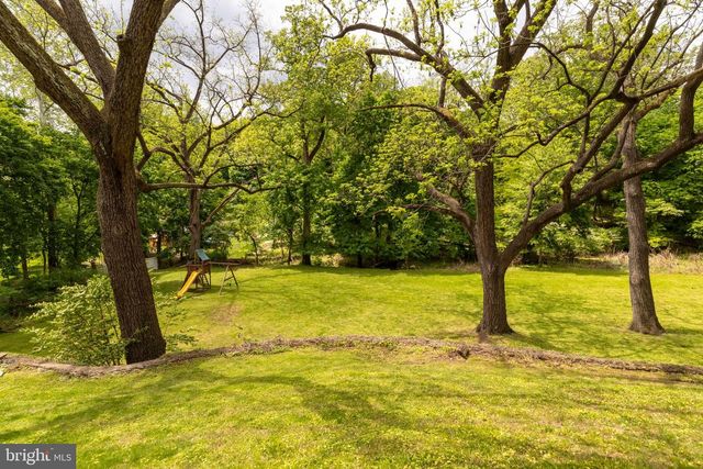 1670 CLOVERLY, Jenkintown, PA 19046