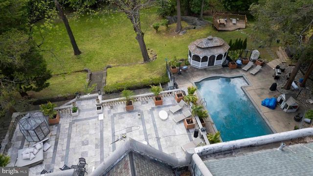 1670 CLOVERLY, Jenkintown, PA 19046