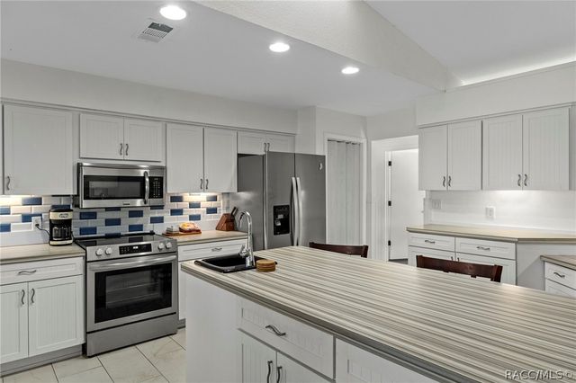 1680 SE 2nd Court, Crystal River, FL 34429