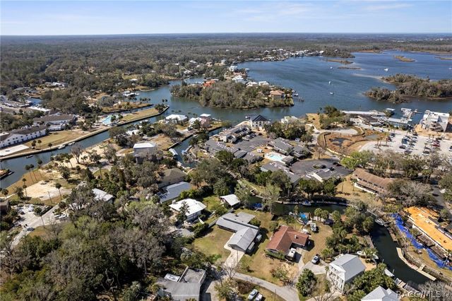 1680 SE 2nd Court, Crystal River, FL 34429