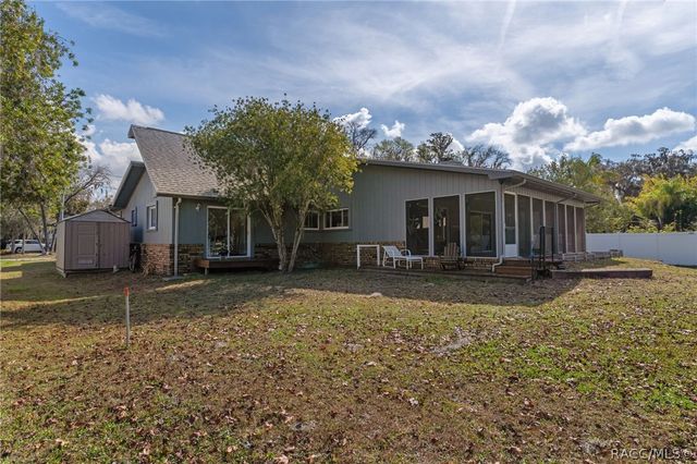 1680 SE 2nd Court, Crystal River, FL 34429