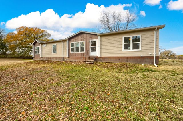 575 State Highway 276, Point, TX 75472