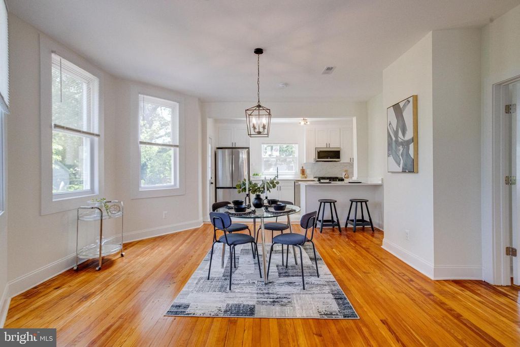 Image 13 of property listing at 3105 EVERGREEN AVE, Baltimore, MD 21214