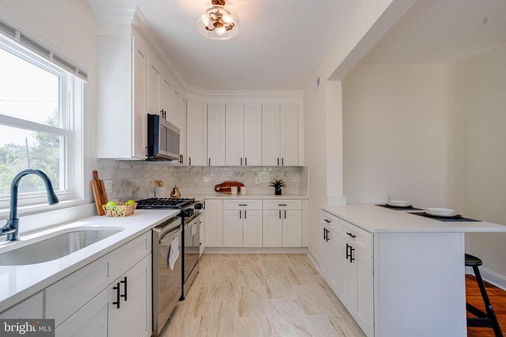 Image 20 of property listing at 3105 EVERGREEN AVE, Baltimore, MD 21214