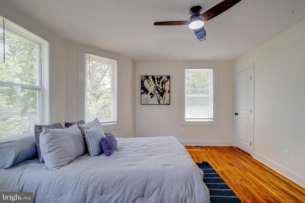 Image 37 of property listing at 3105 EVERGREEN AVE, Baltimore, MD 21214