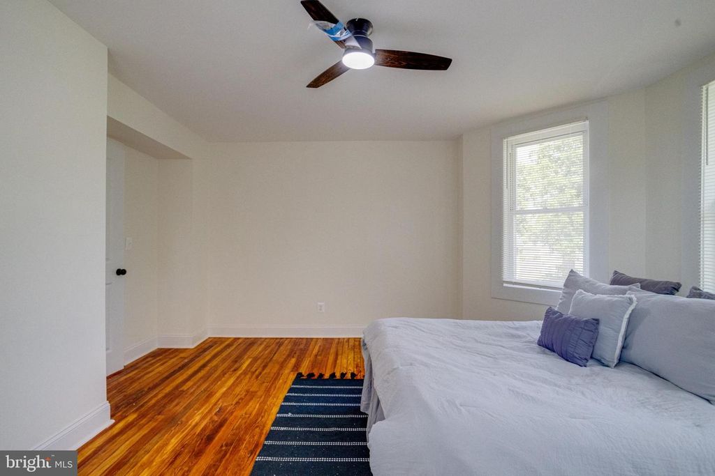 Image 39 of property listing at 3105 EVERGREEN AVE, Baltimore, MD 21214