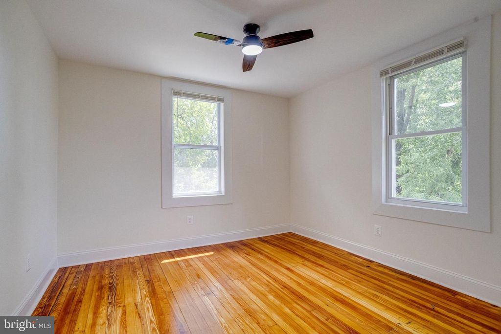 Image 40 of property listing at 3105 EVERGREEN AVE, Baltimore, MD 21214