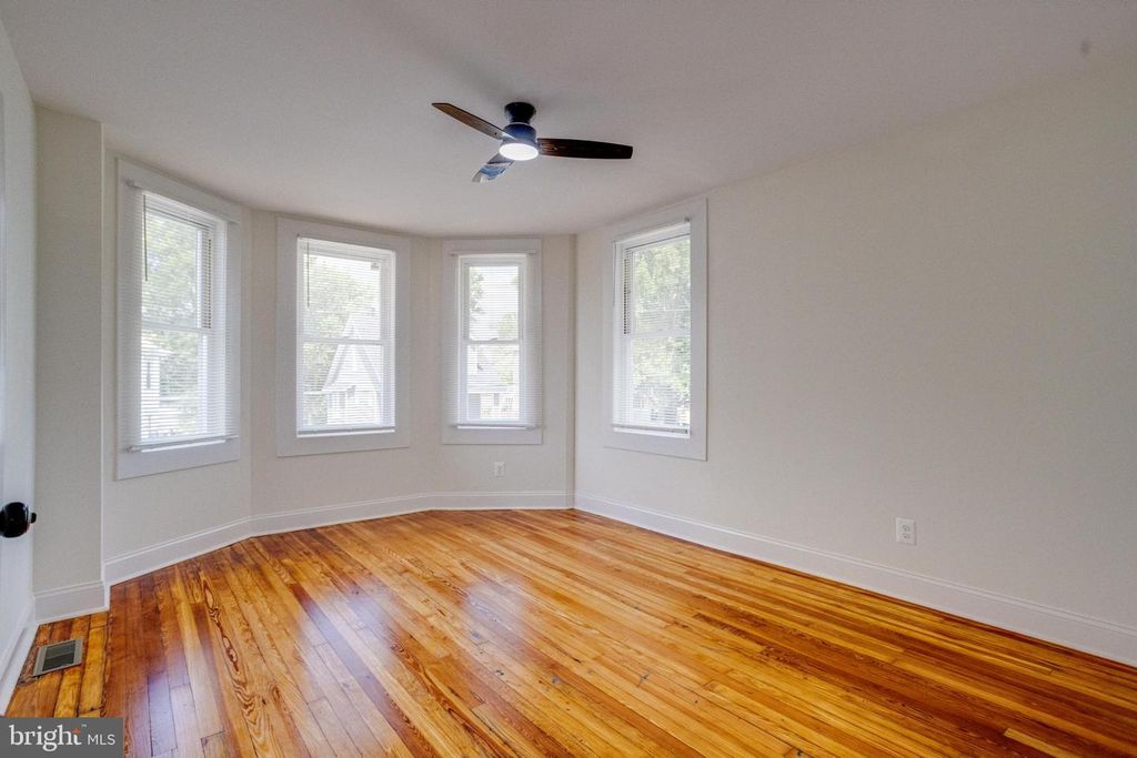 Image 43 of property listing at 3105 EVERGREEN AVE, Baltimore, MD 21214
