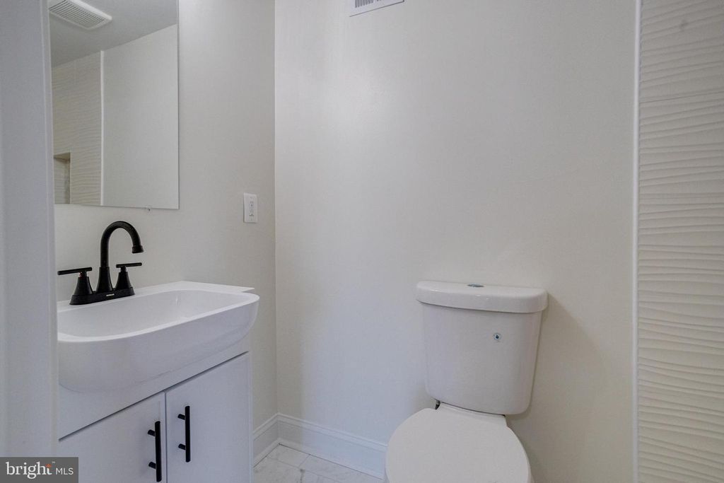 Image 48 of property listing at 3105 EVERGREEN AVE, Baltimore, MD 21214