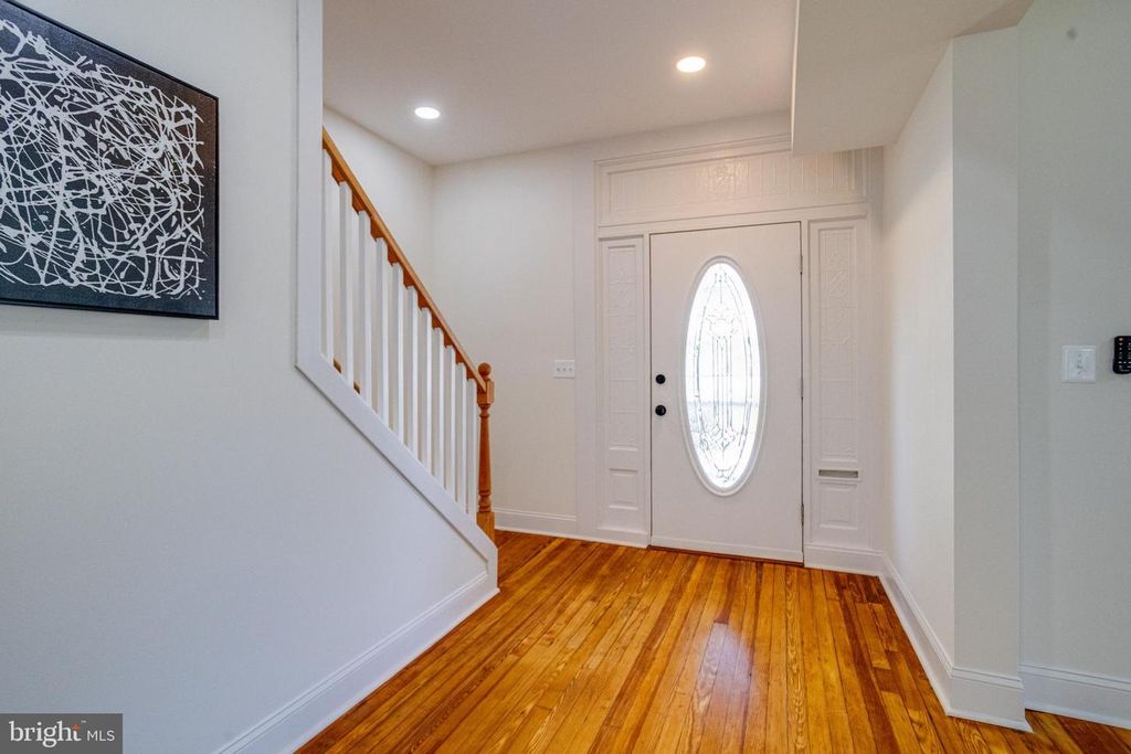 Image 4 of property listing at 3105 EVERGREEN AVE, Baltimore, MD 21214