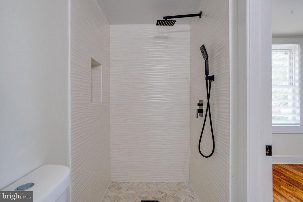 Image 49 of property listing at 3105 EVERGREEN AVE, Baltimore, MD 21214