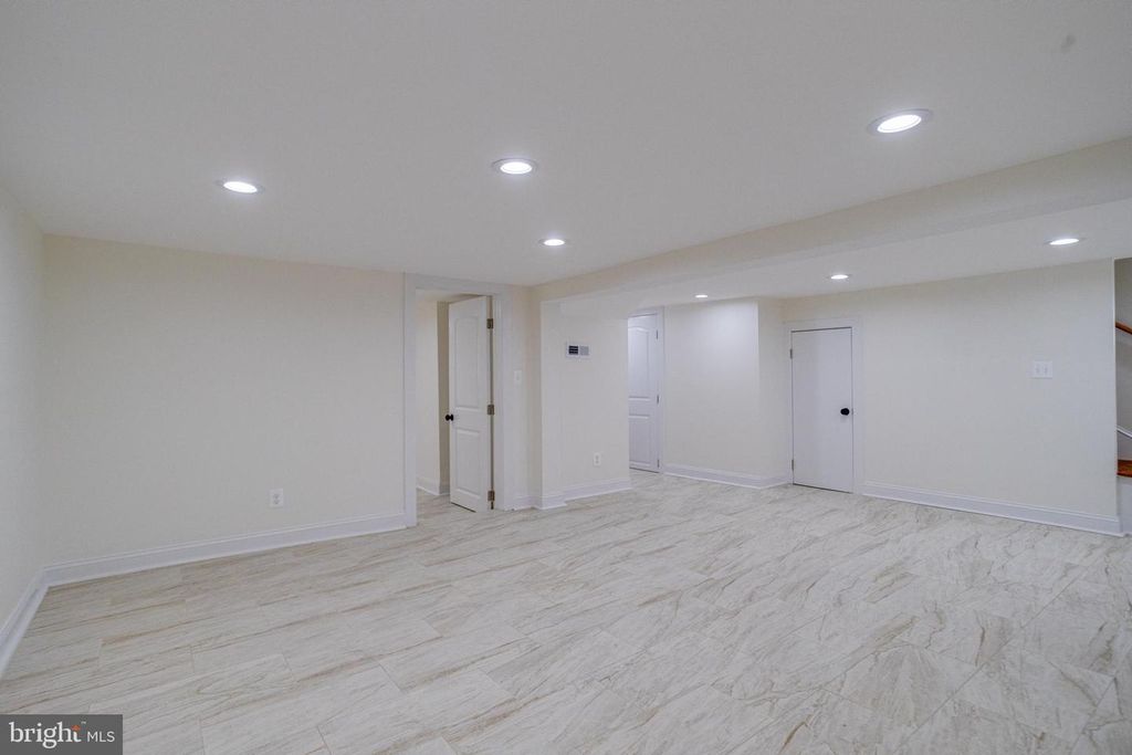 Image 54 of property listing at 3105 EVERGREEN AVE, Baltimore, MD 21214