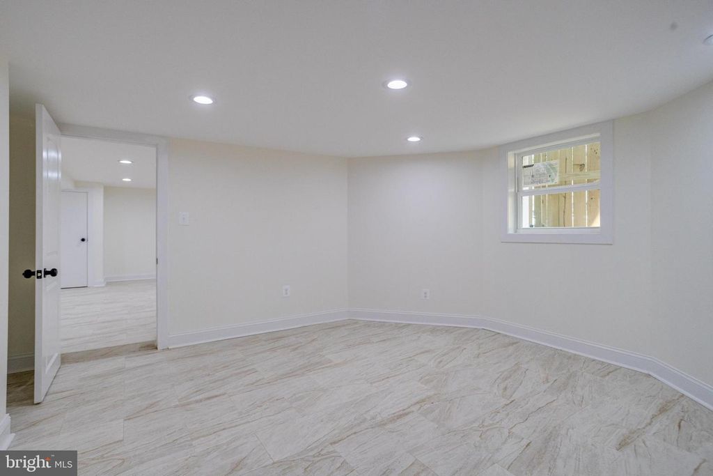 Image 56 of property listing at 3105 EVERGREEN AVE, Baltimore, MD 21214