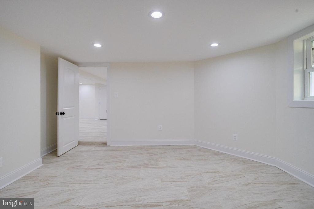 Image 57 of property listing at 3105 EVERGREEN AVE, Baltimore, MD 21214