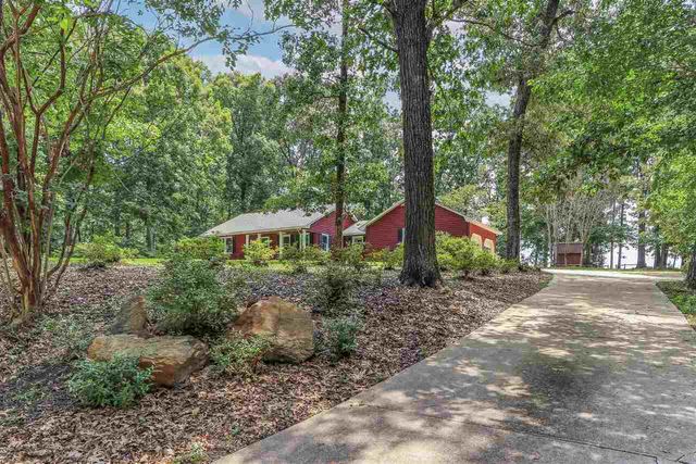 364 Ridgewood Drive, Hartwell, GA 30643