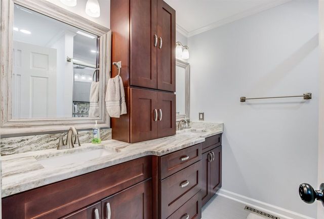 364 Ridgewood Drive, Hartwell, GA 30643