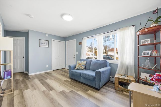 17 Cedar Street, Central Islip, NY 11722