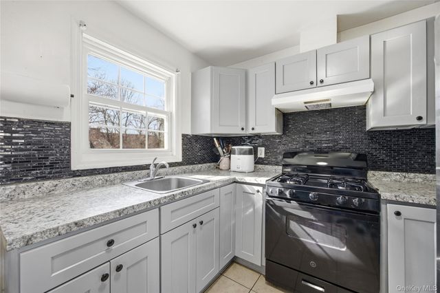 17 Cedar Street, Central Islip, NY 11722