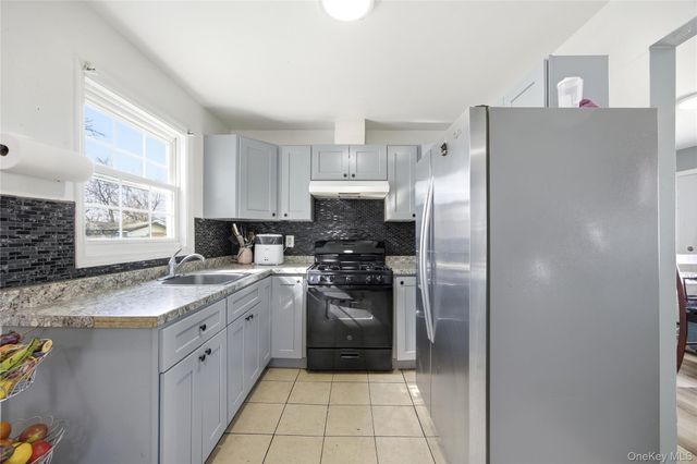 17 Cedar Street, Central Islip, NY 11722