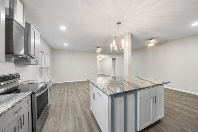 182 Yaupon Creek, Onalaska, TX 77360