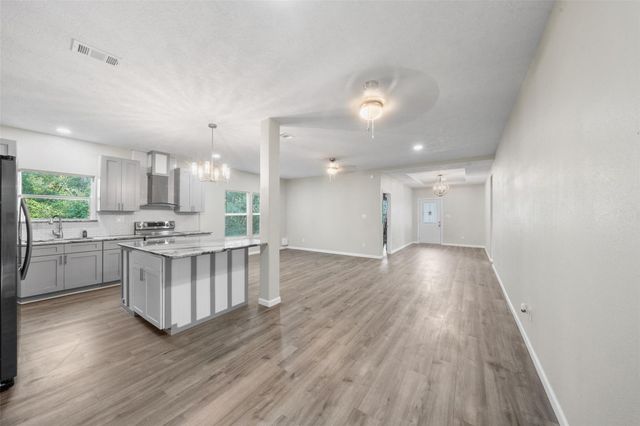 182 Yaupon Creek, Onalaska, TX 77360