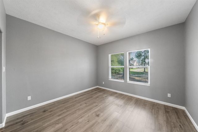 182 Yaupon Creek, Onalaska, TX 77360