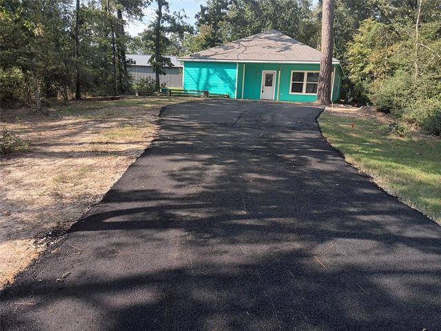 182 Yaupon Creek, Onalaska, TX 77360