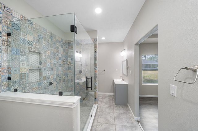 182 Yaupon Creek, Onalaska, TX 77360