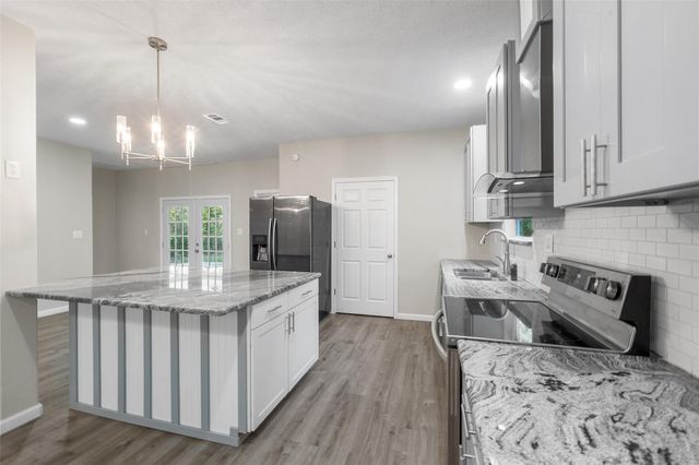 182 Yaupon Creek, Onalaska, TX 77360