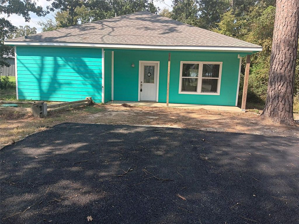 182 Yaupon Creek, Onalaska, TX 77360