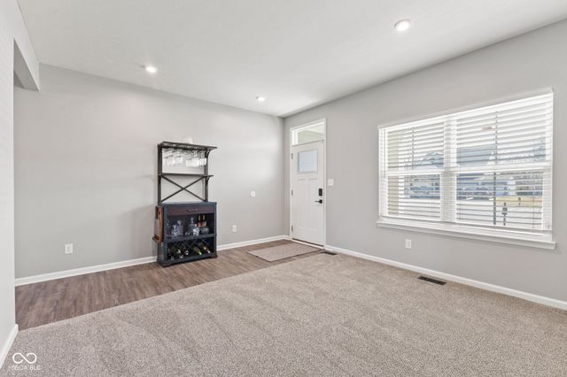 7146 W Stone Pass, New Palestine, IN 46163