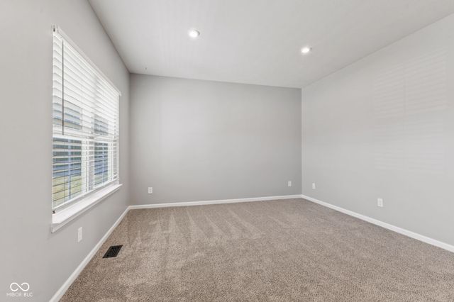 7146 W Stone Pass, New Palestine, IN 46163