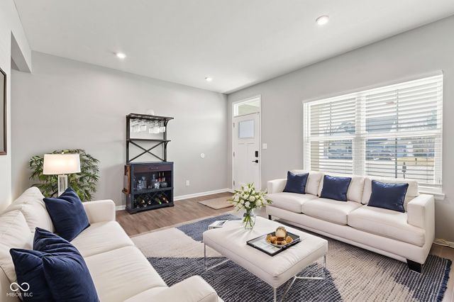 7146 W Stone Pass, New Palestine, IN 46163