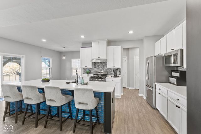 7146 W Stone Pass, New Palestine, IN 46163