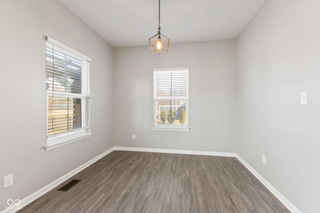 7146 W Stone Pass, New Palestine, IN 46163