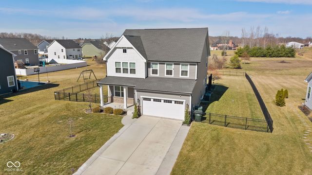 7146 W Stone Pass, New Palestine, IN 46163