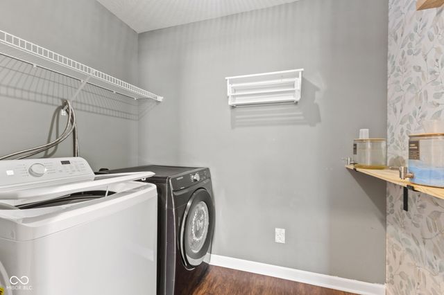 7146 W Stone Pass, New Palestine, IN 46163