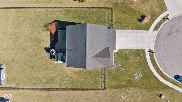 7146 W Stone Pass, New Palestine, IN 46163