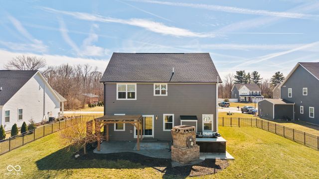 7146 W Stone Pass, New Palestine, IN 46163